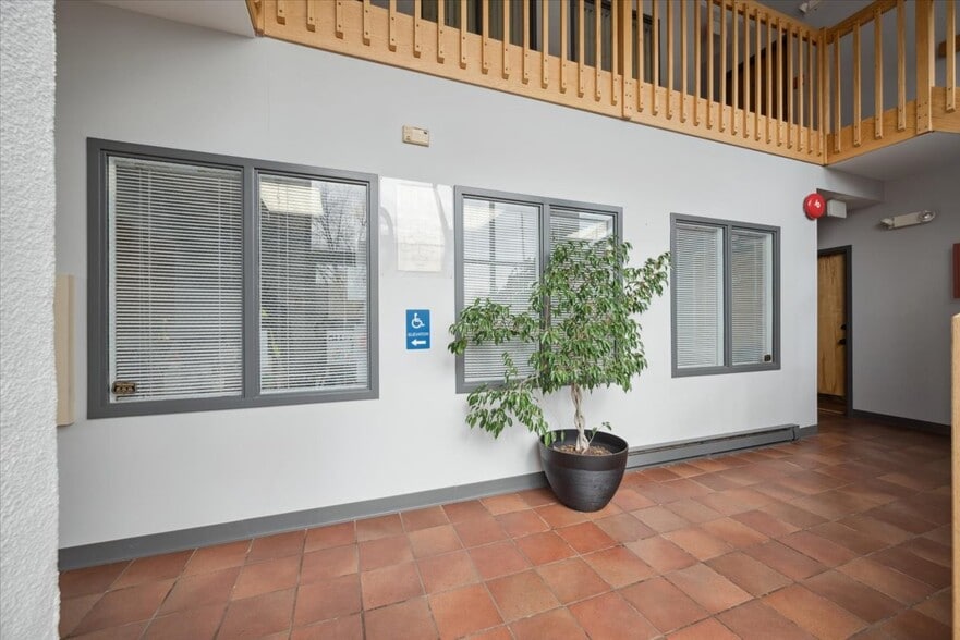 495 Union Ave, Middlesex, NJ for lease - Building Photo - Image 2 of 23