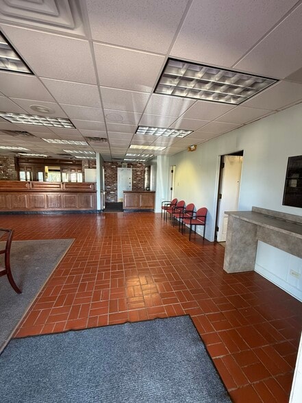 8796 Greenwell Springs Rd, Baton Rouge, LA for sale - Building Photo - Image 3 of 12