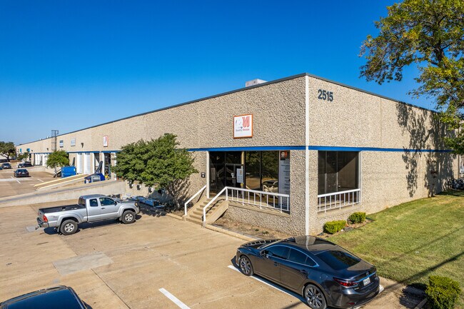 Plus de détails pour 2515 Willowbrook Rd, Dallas, TX - Industriel à louer