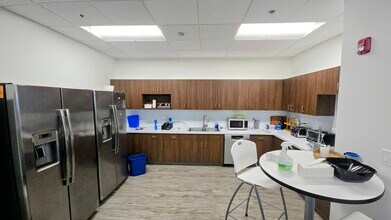 2621 Van Buren Ave, Norristown, PA à louer Photo intérieure- Image 2 de 5