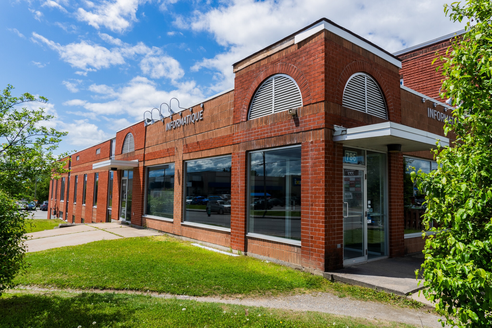 786 St King E, Sherbrooke, QC à vendre Photo du bâtiment- Image 1 de 39