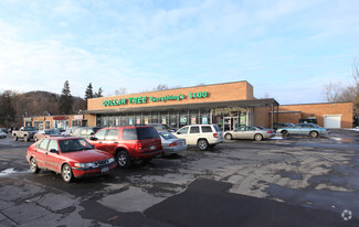 Plus de détails pour 410-430 W Seneca Tpke, Syracuse, NY - Vente au détail à louer