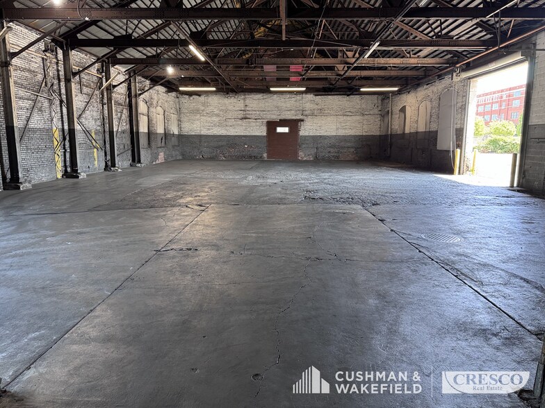 4501 Lakeside Ave, Cleveland, OH à louer - Photo du bâtiment - Image 3 de 9