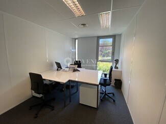 Plus de détails pour 8 Rue Des Frères Caudron, Vélizy-Villacoublay - Bureau à louer