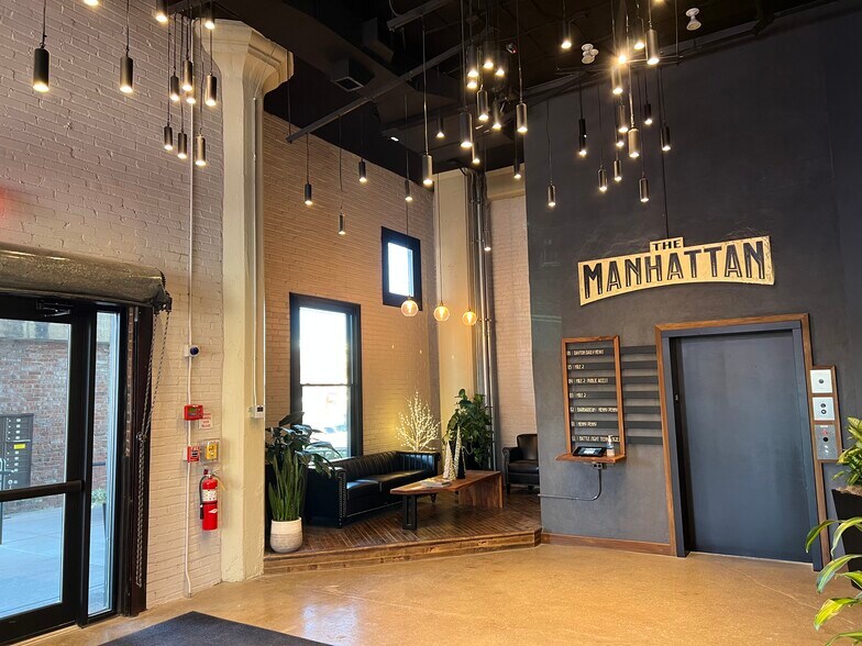 601 E 3rd St, Dayton, OH à louer - Photo intérieure - Image 2 de 16