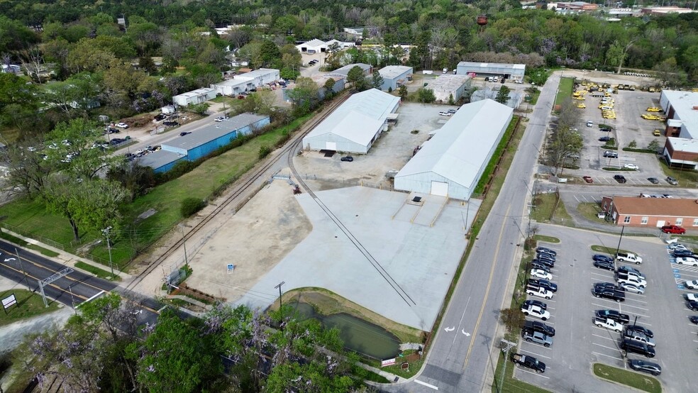 658 Southern Ave, Fayetteville, NC for lease - Building Photo - Image 2 of 11