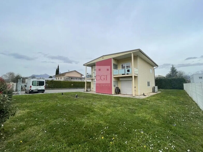 Office in Seyssins for sale - Building Photo - Image 1 of 8