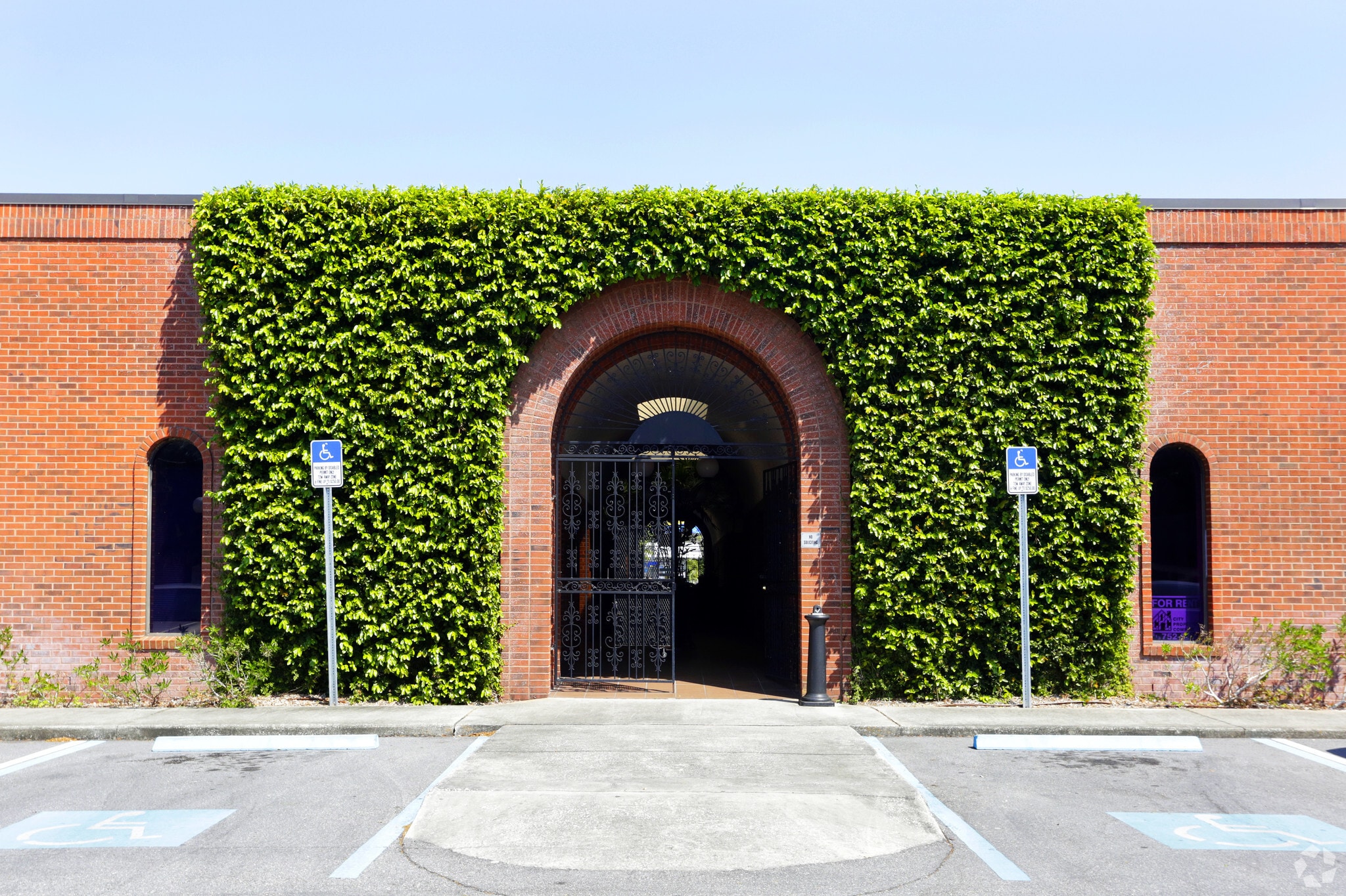 1001 E Baker St, Plant City, FL for lease Building Photo- Image 1 of 21