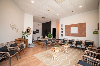 Plus de détails pour 351 E Main St, Sun Prairie, WI - Commerce de détail à louer