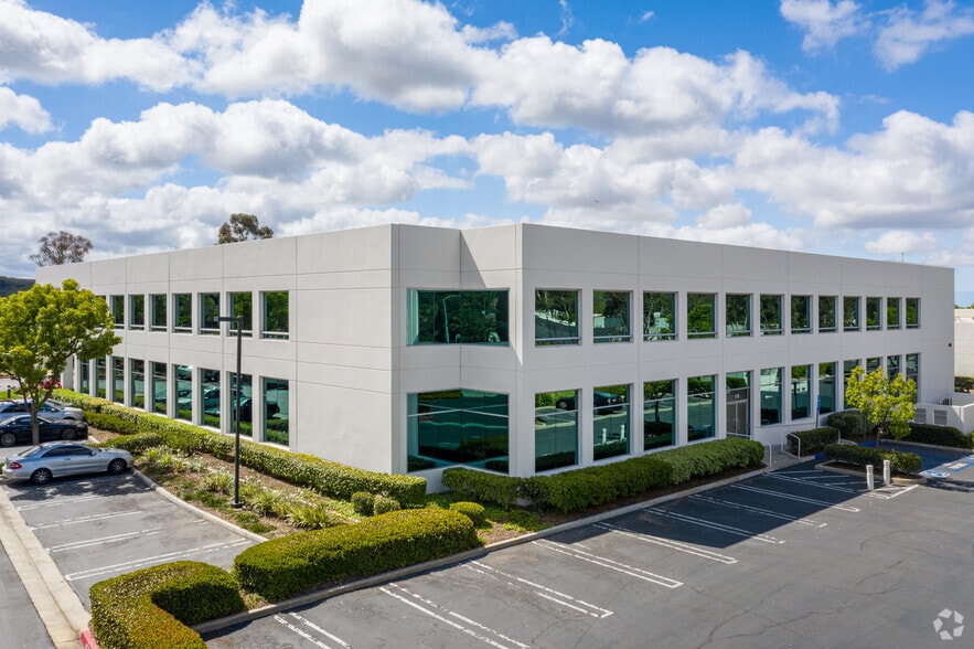 30211 Avenida De Las Banderas, Rancho Santa Margarita, CA for lease - Building Photo - Image 3 of 8