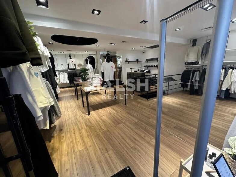 Retail in Lyon for lease - Interior Photo - Image 2 of 5