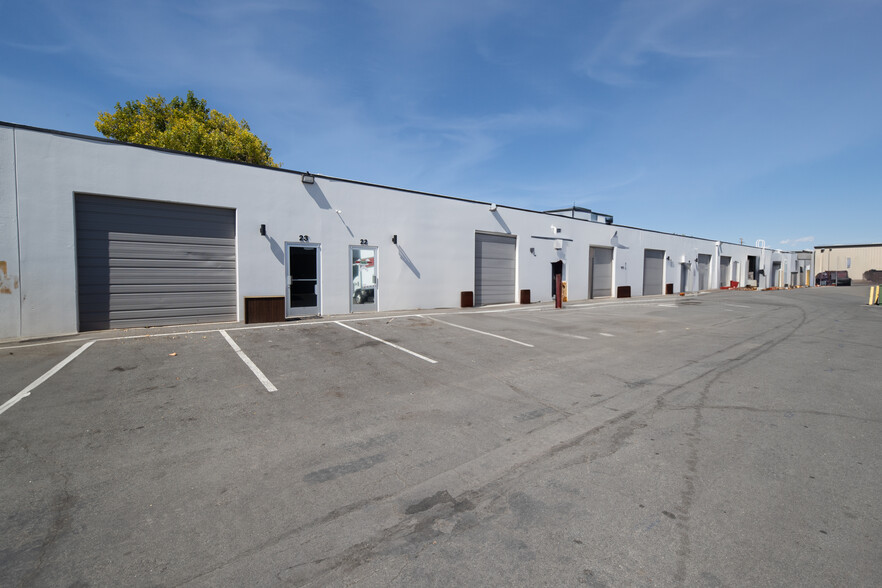 390 Freeport Blvd, Sparks, NV for sale - Building Photo - Image 3 of 14