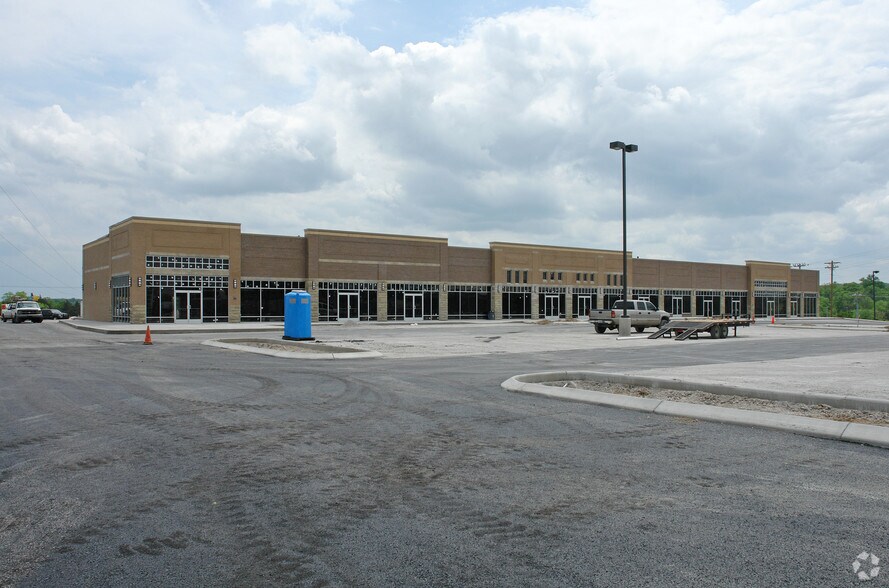 311-339 Sam Ridley Pky, Smyrna, TN à louer - Photo du bâtiment - Image 2 de 6