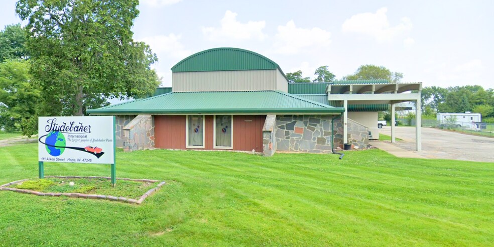 111 Aiken St, Hope, IN à louer - Photo du bâtiment - Image 3 de 27