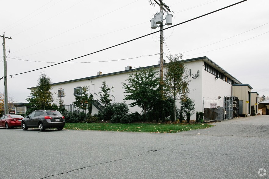 12850 87 Ave, Surrey, BC à louer - Photo du bâtiment - Image 2 de 2