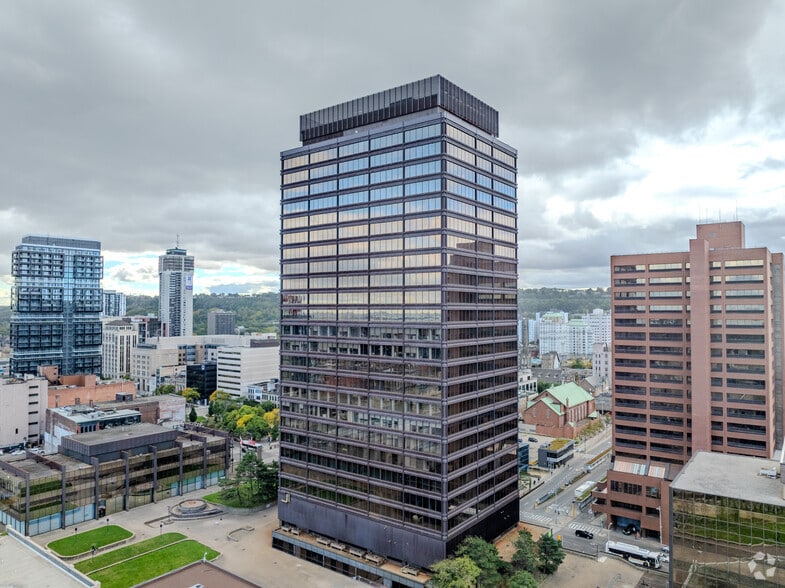 100 King St W, Hamilton, ON for sale - Primary Photo - Image 1 of 1