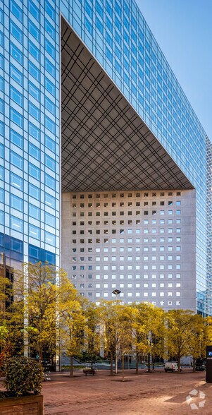 Office in Puteaux for lease - Building Photo - Image 3 of 5