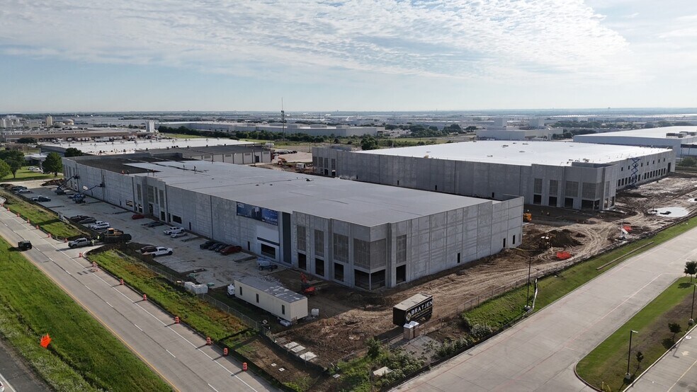 7901 South Fwy, Fort Worth, TX à louer - Photo du bâtiment - Image 3 de 15