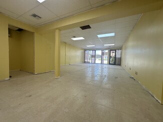 Plus de détails pour 1420-1422 NE 163rd St, North Miami Beach, FL - Bureau/Commerce de détail, Commerce de détail à louer