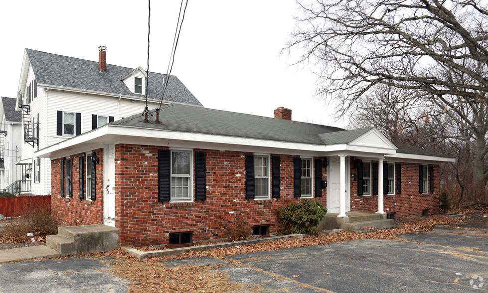 6-10 Chambers St, Cumberland, RI à vendre - Photo principale - Image 1 de 1