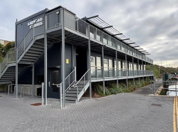 275-281 Albion St, Southwick à louer - Photo du bâtiment - Image 2 de 3