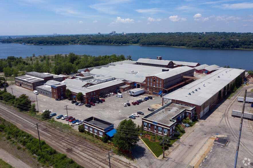 310 Bourne Ave, Rumford, RI for lease - Building Photo - Image 3 of 13