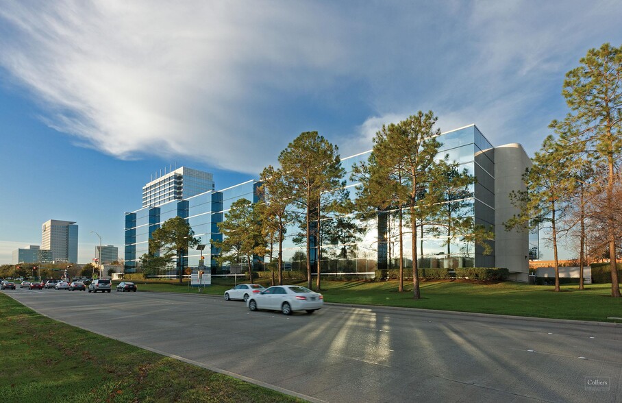 1300 W Sam Houston Pky S, Houston, TX for lease - Building Photo - Image 3 of 13