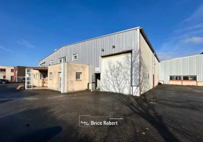 Office in Chassieu for lease - Building Photo - Image 3 of 3