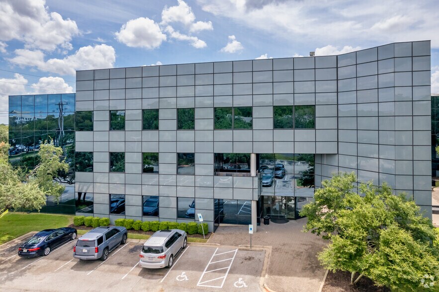 11940 Jollyville Rd, Austin, TX à louer - Photo du bâtiment - Image 2 de 9