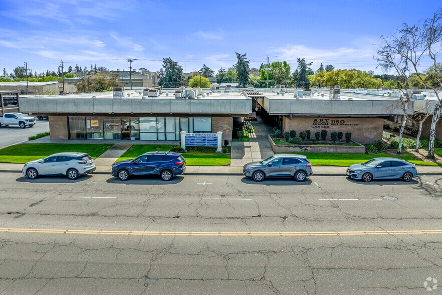 1212 W Robinhood Dr, Stockton, CA à louer - Photo du bâtiment - Image 2 de 2