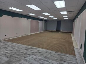 19232 Evans St NW, Elk River, MN for lease Interior Photo- Image 2 of 8