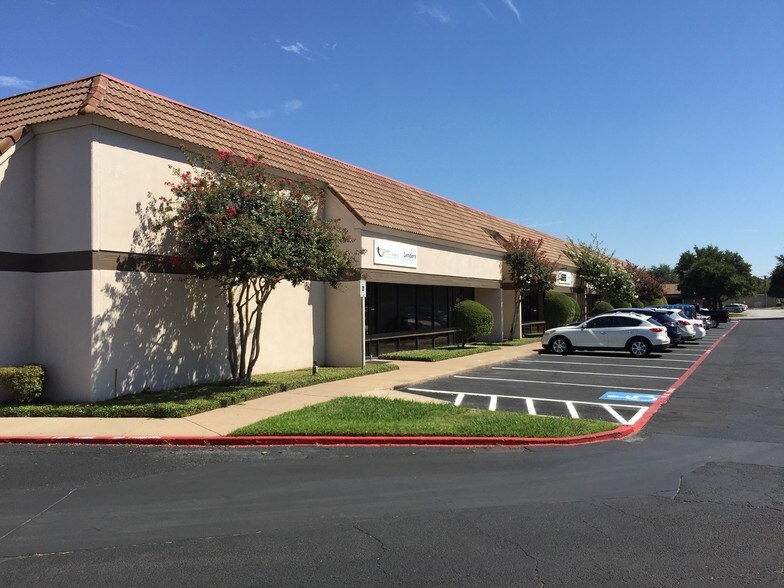 4801-4849 Keller Springs Rd, Addison, TX à louer - Photo du bâtiment - Image 3 de 3