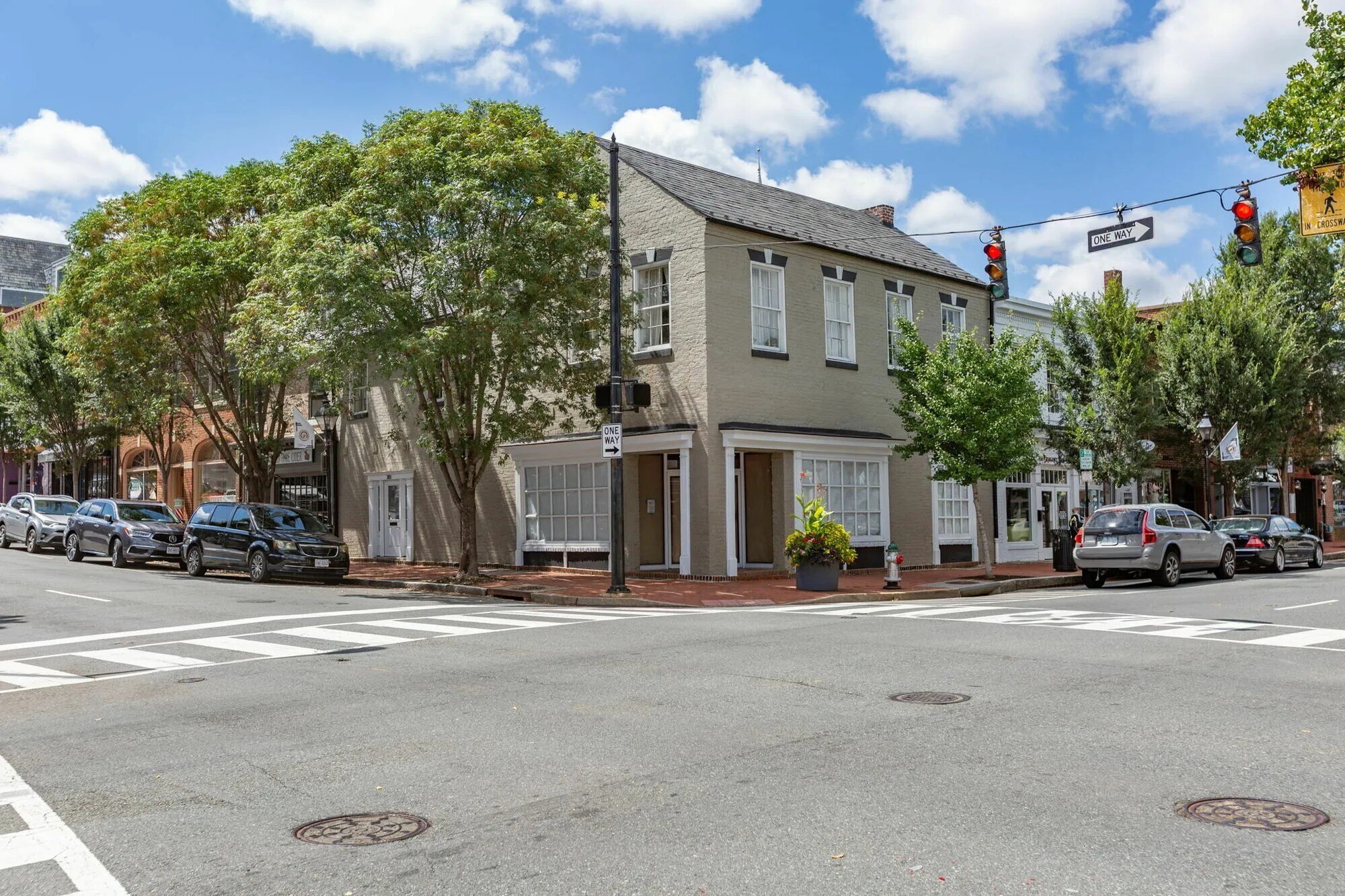 201 William St, Fredericksburg, VA à louer Photo du bâtiment- Image 1 de 2