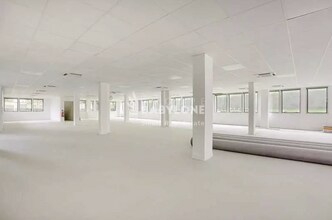 Office in Malakoff for lease Interior Photo- Image 2 of 10