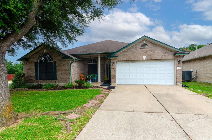 4601 Chesney Ridge Dr, Austin, TX à vendre - Photo principale - Image 1 de 27