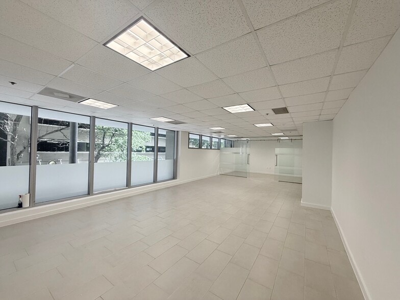 150 SE 2nd Ave, Miami, FL for lease - Building Photo - Image 1 of 41