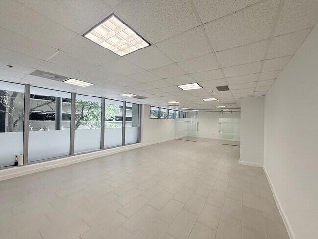 More details for 150 SE 2nd Ave, Miami, FL - Office for Lease