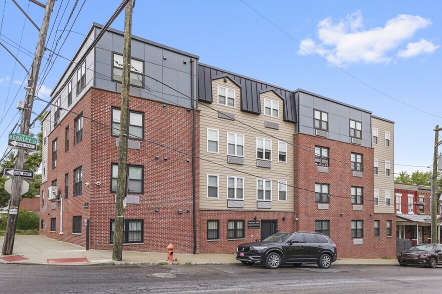 4529 Pulaski Ave, Philadelphia, PA à vendre - Photo du bâtiment - Image 2 de 9