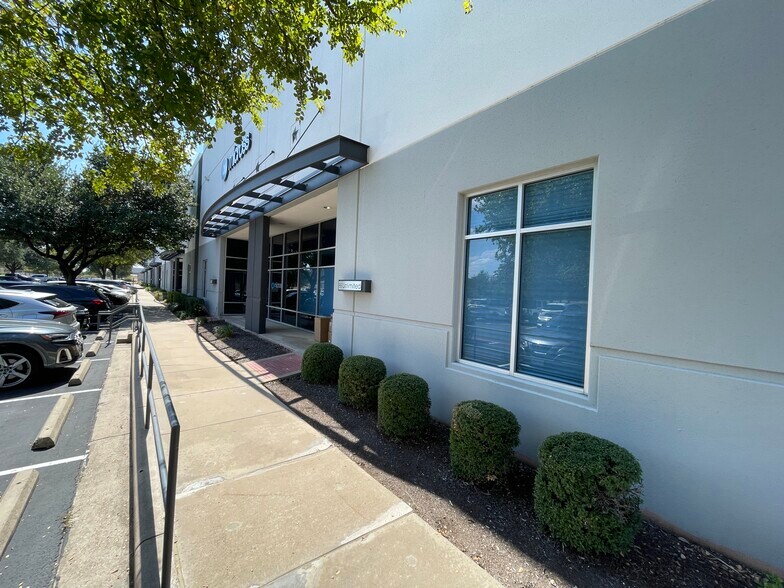 33 Cypress Blvd, Round Rock, TX à louer - Photo du bâtiment - Image 2 de 13