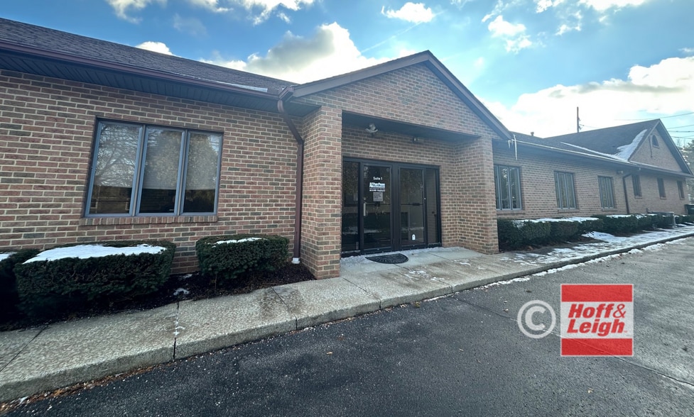 960 Graham Rd, Cuyahoga Falls, OH à louer - Photo principale - Image 1 de 5