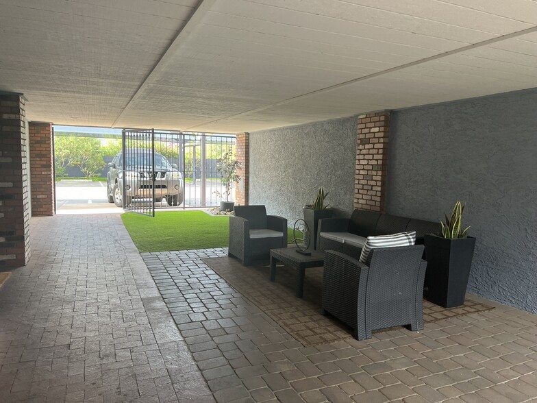 4539 N 22nd St, Phoenix, AZ à louer - Photo du bâtiment - Image 3 de 14
