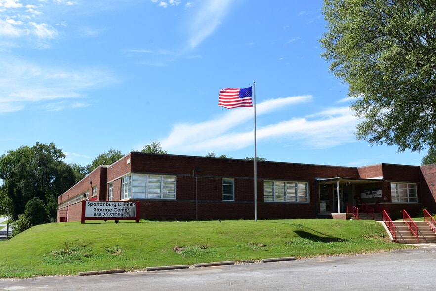 846 W O Ezell Blvd, Spartanburg, SC for lease - Primary Photo - Image 1 of 1
