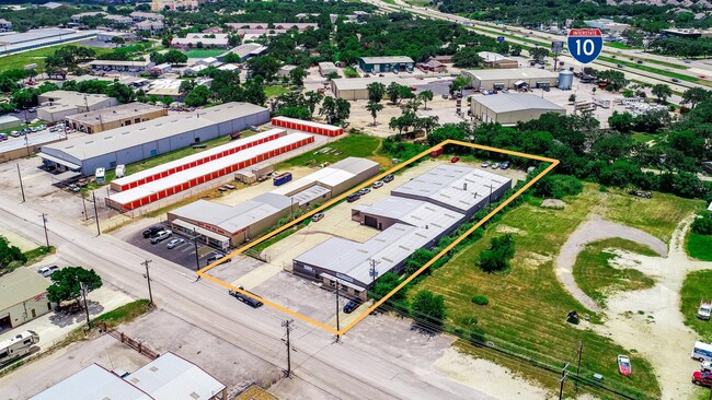 Plus de détails pour 124 Industrial Dr, Boerne, TX - Industriel à louer