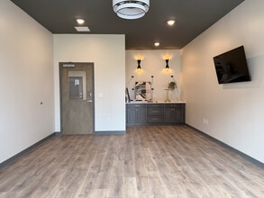 4-20 W Main St, Danville, IN à louer Photo intérieure- Image 2 de 10