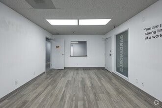 17315 Studebaker Rd, Cerritos, CA à louer Photo intérieure- Image 2 de 5