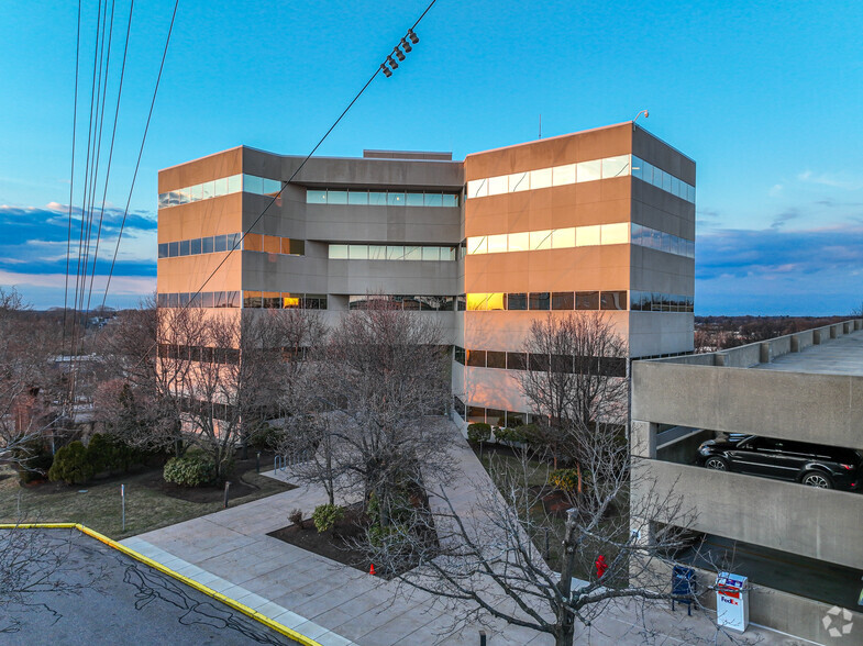 75 Second Ave, Needham, MA à vendre - Photo principale - Image 1 de 1