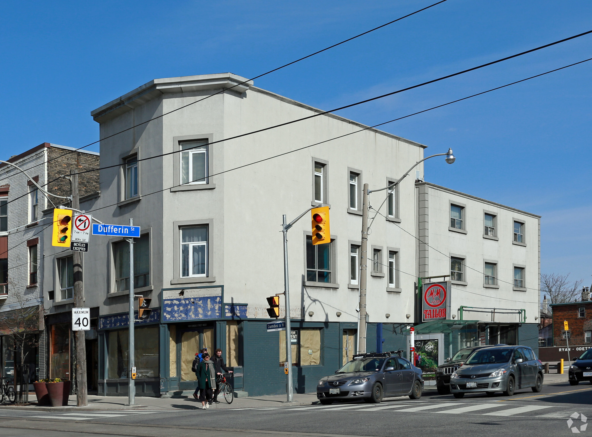 1484 Dundas St W, Toronto, ON for lease Primary Photo- Image 1 of 5