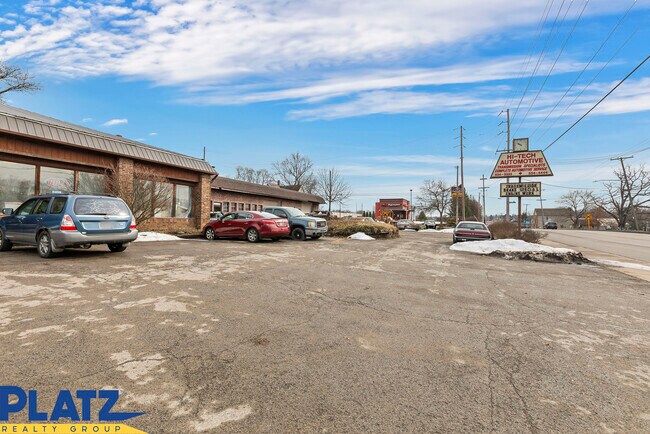 Plus de détails pour 917 N Main St, Hubbard, OH - Commerce de détail à vendre