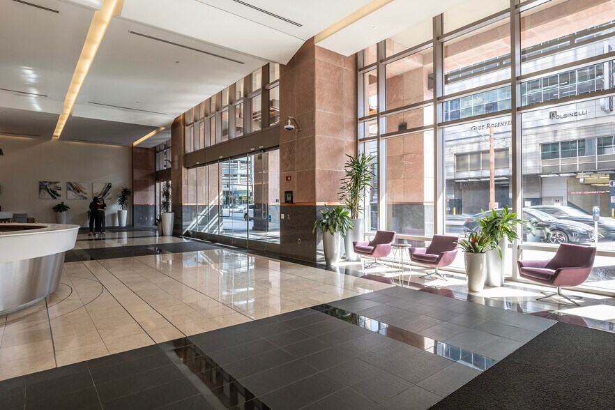 1 N Central Ave, Phoenix, AZ à louer - Photo du bâtiment - Image 3 de 13