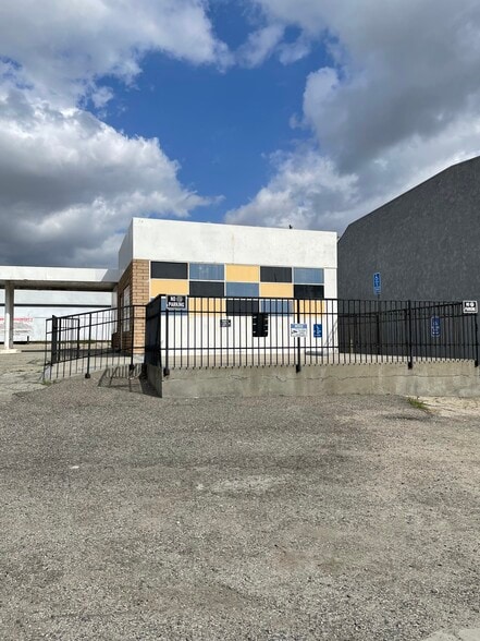 125 E 6th St, Beaumont, CA à vendre - Photo du bâtiment - Image 2 de 17